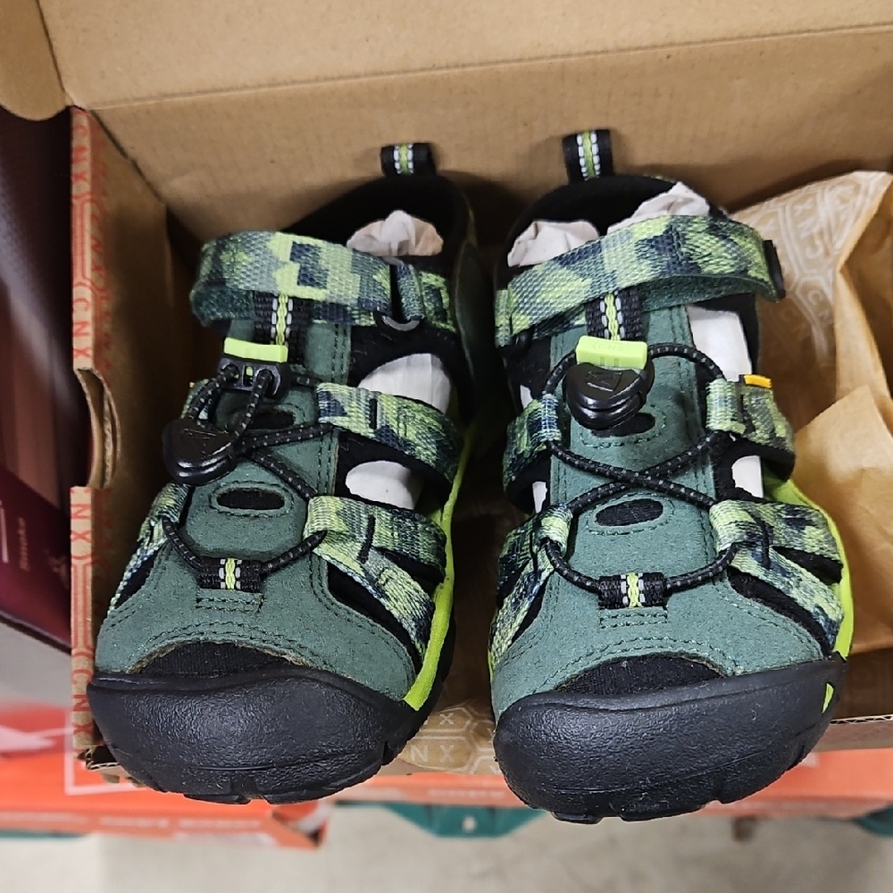 Keen Seacamp Sandals Size US 12. New In Box